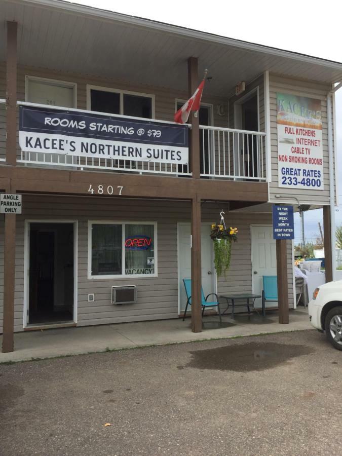 Kacee'S Northern Suites Fort Nelson Eksteriør billede